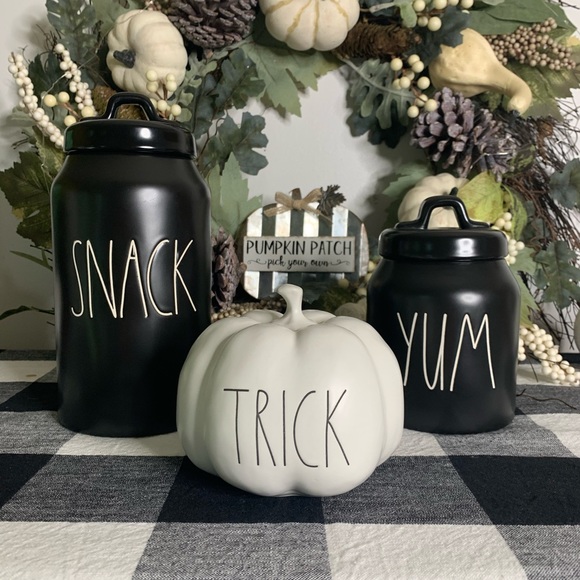 NWT🖤 Rae Dunn Black “Snack” Canister with Lid - Picture 3 of 8